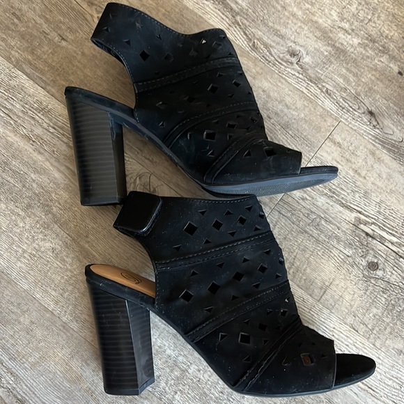 Cut Out Velcro Stap Bootie - Slip On Low Stacked Heel Open Peep Toe Cutout - Picture 7 of 8